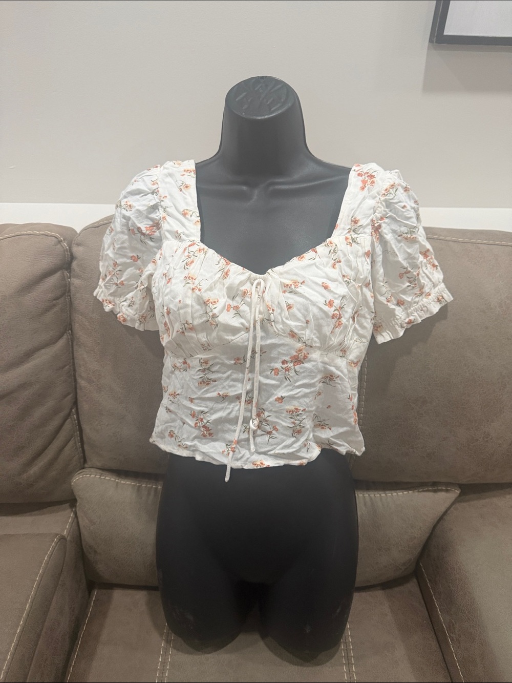 Planet Gold White Floral Tie-Front Puff Sleeve Crop Top